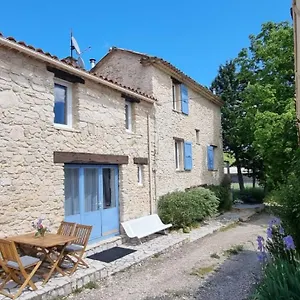 Maison Dans Un Endroit Paisible , Sigonce France